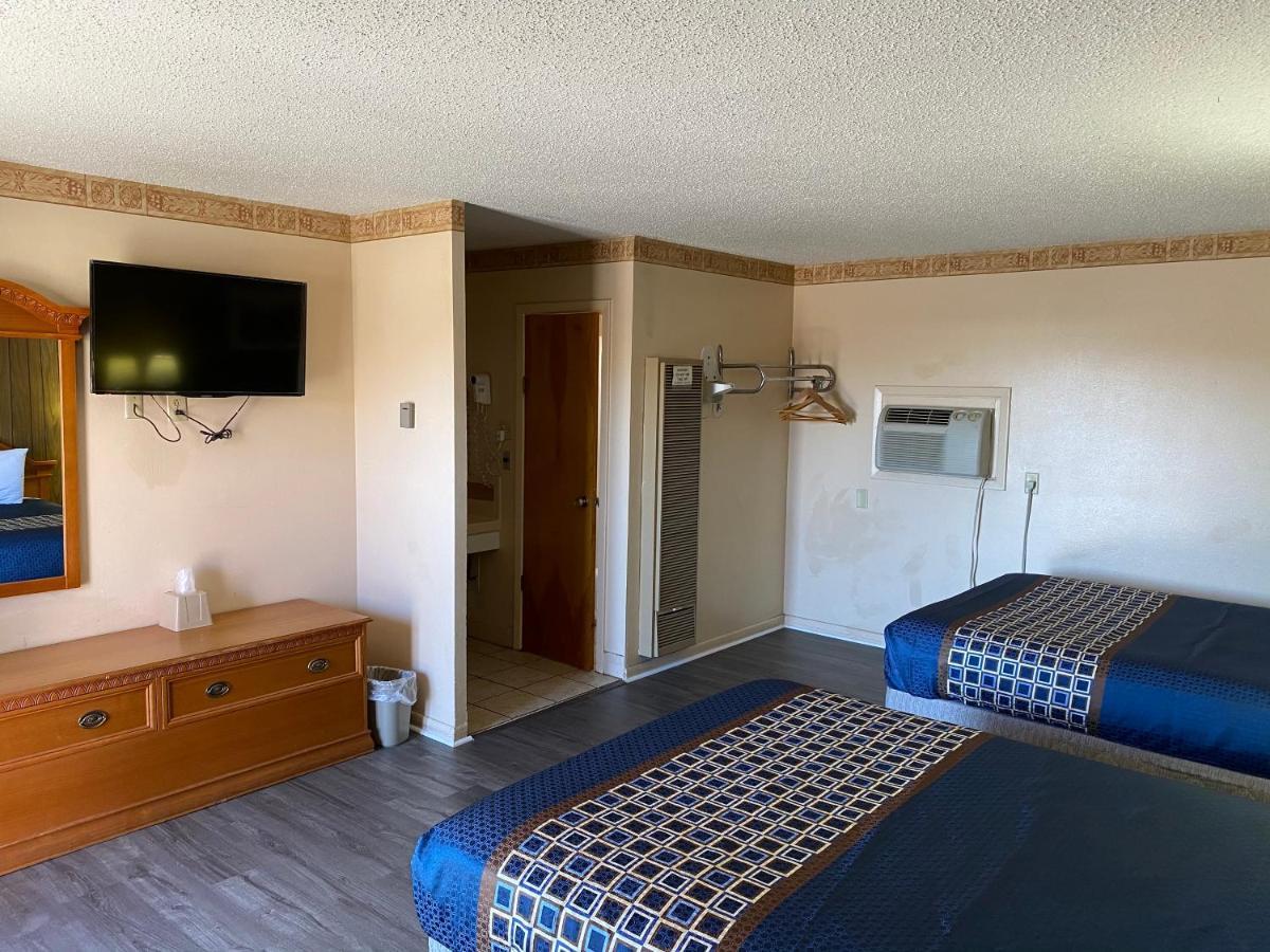 Western Skies Motel Clarendon Bagian luar foto